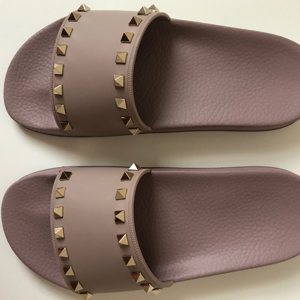 Valentino Garavani Rockstud Pool Slide Sandals